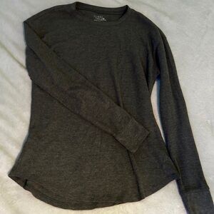 Medium knitted gray long sleeve